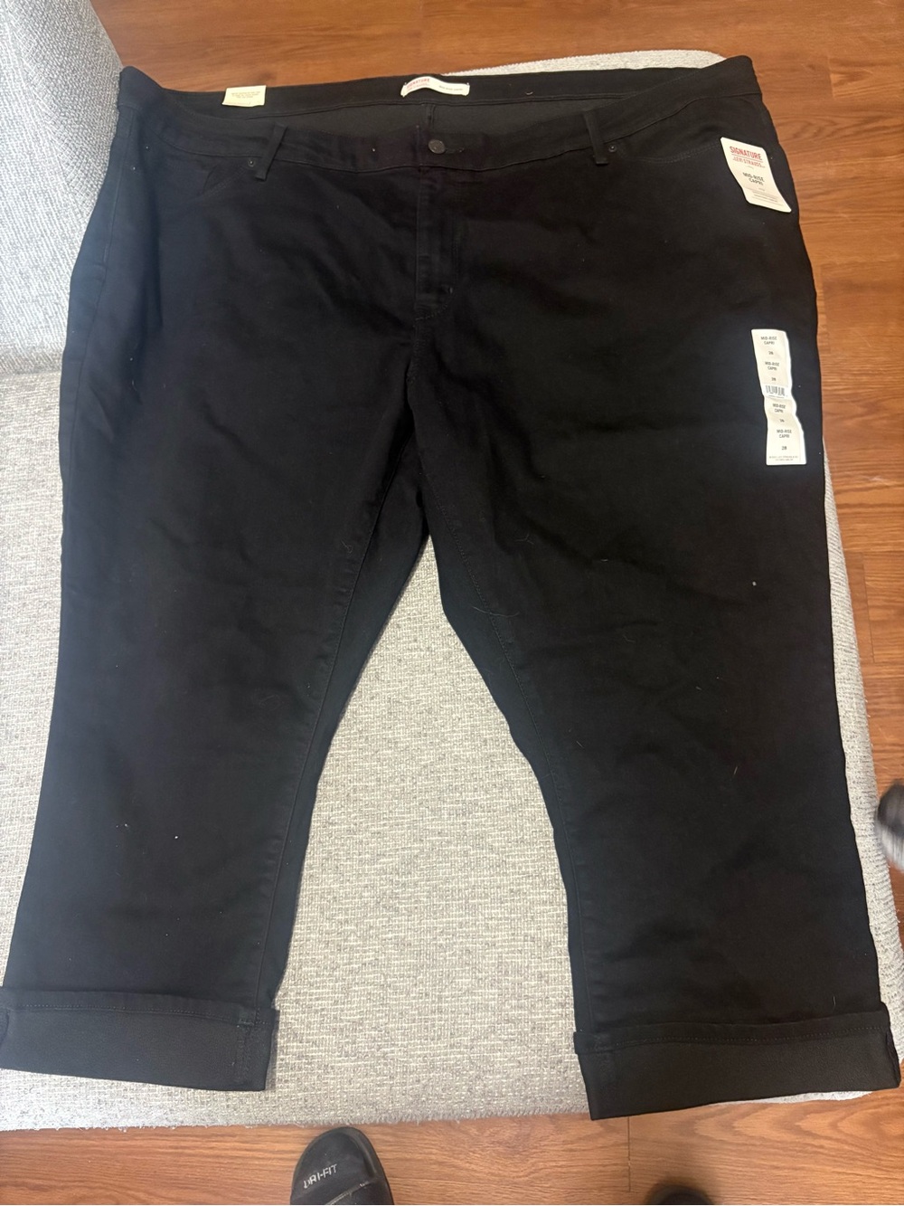 Levi’s Strauss Black capri pants size 28W #capri #trousers